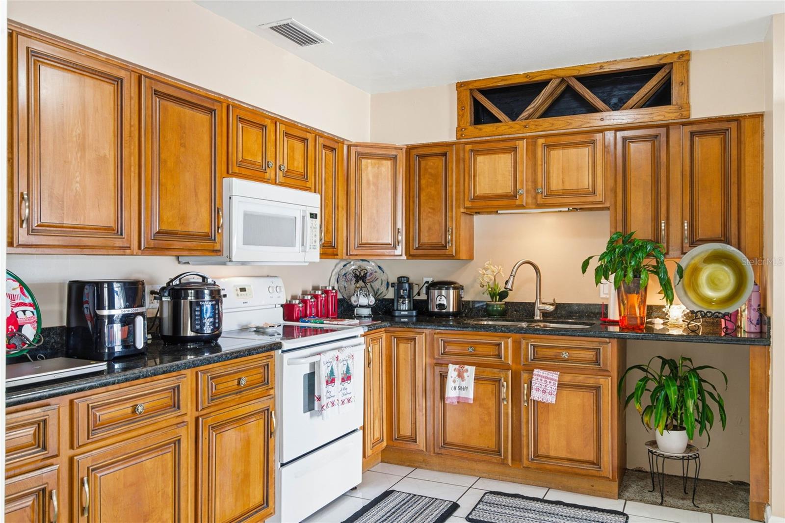 Image 41 of 59 For 4914 Holiday Drive