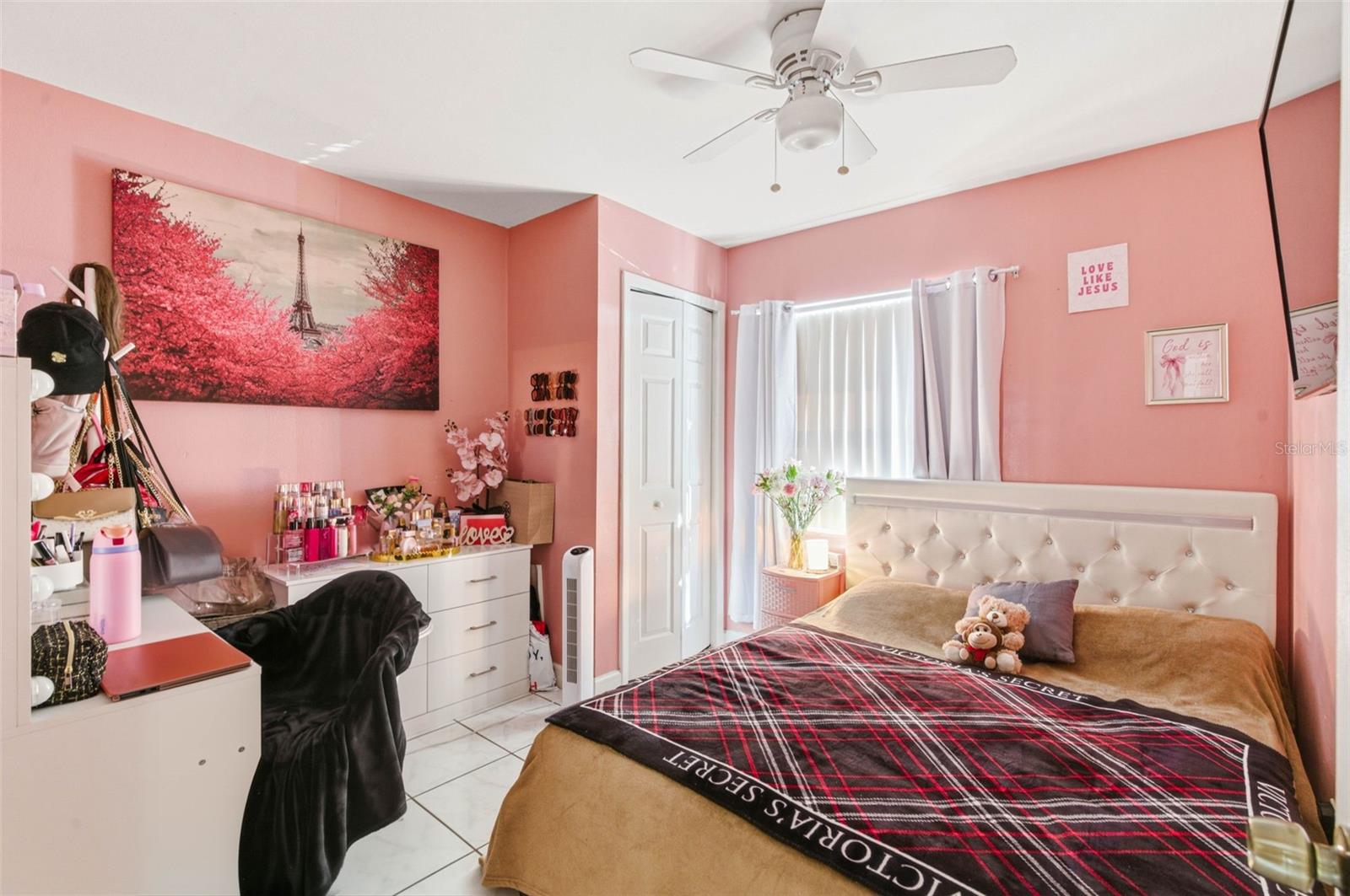 Image 48 of 59 For 4914 Holiday Drive