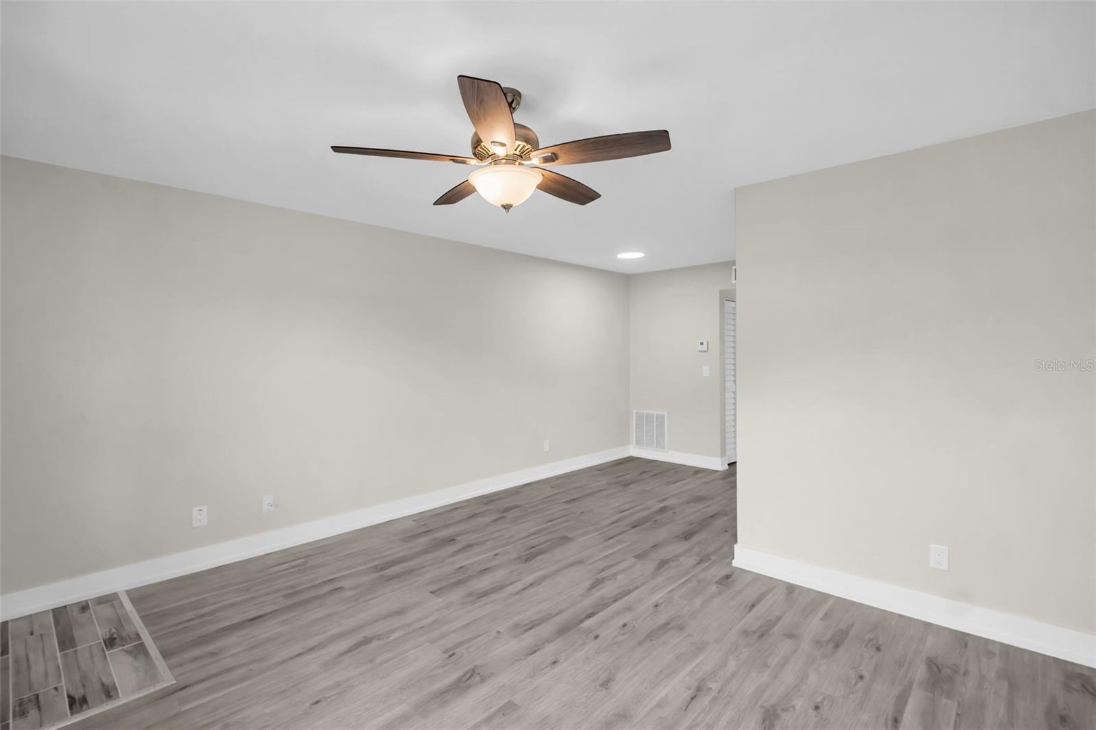 Image 3 of 22 For 24862 Us Highway 19 N 1105