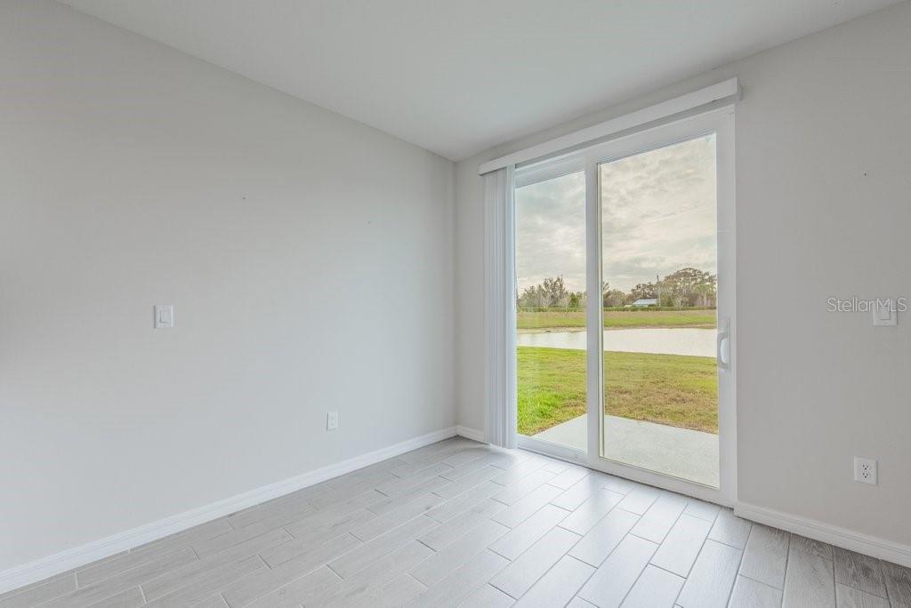 Image 10 of 32 For 7041 Feather River Place