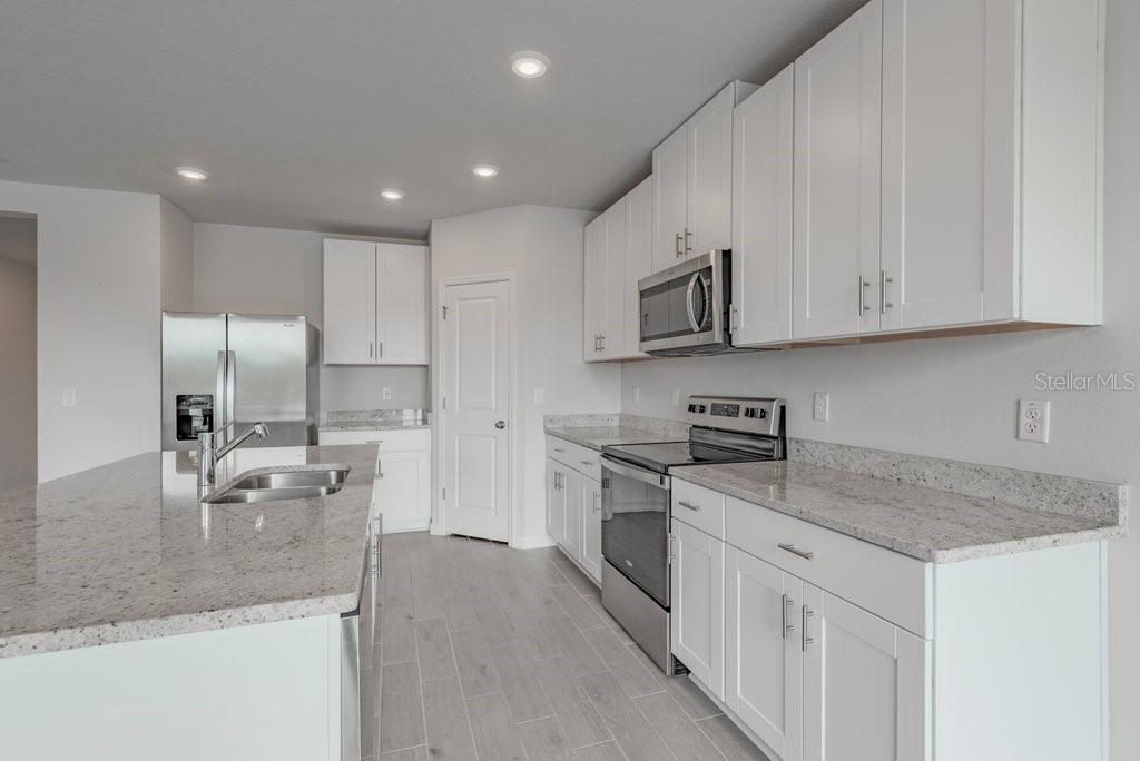 Image 11 of 32 For 7041 Feather River Place