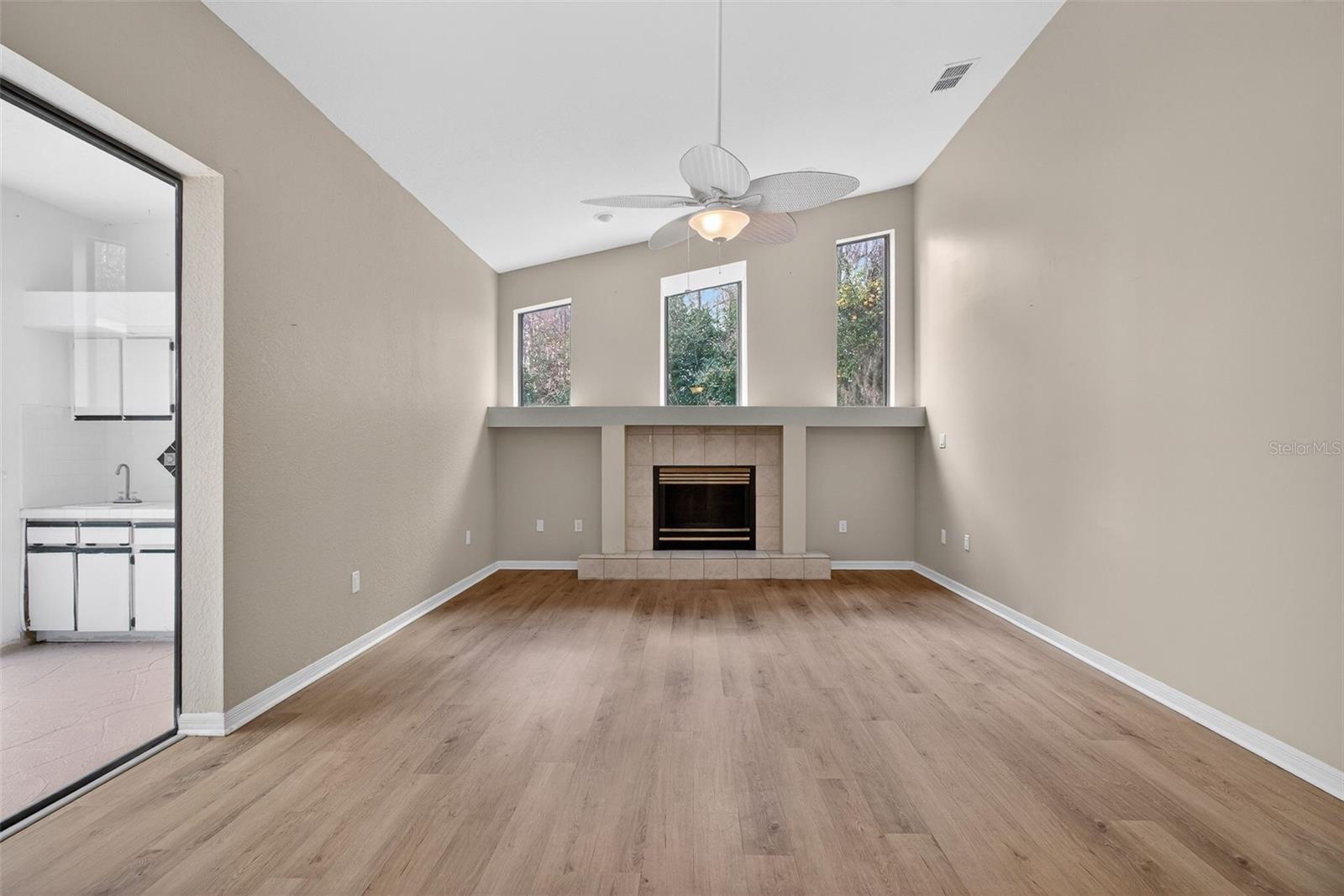 Image 45 of 56 For 5237 Las Flores Viaduct