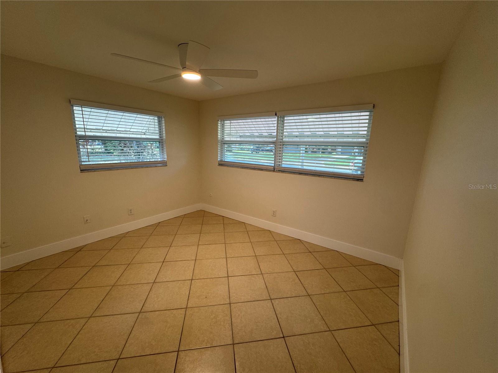 Image 14 of 17 For 509 Park Drive