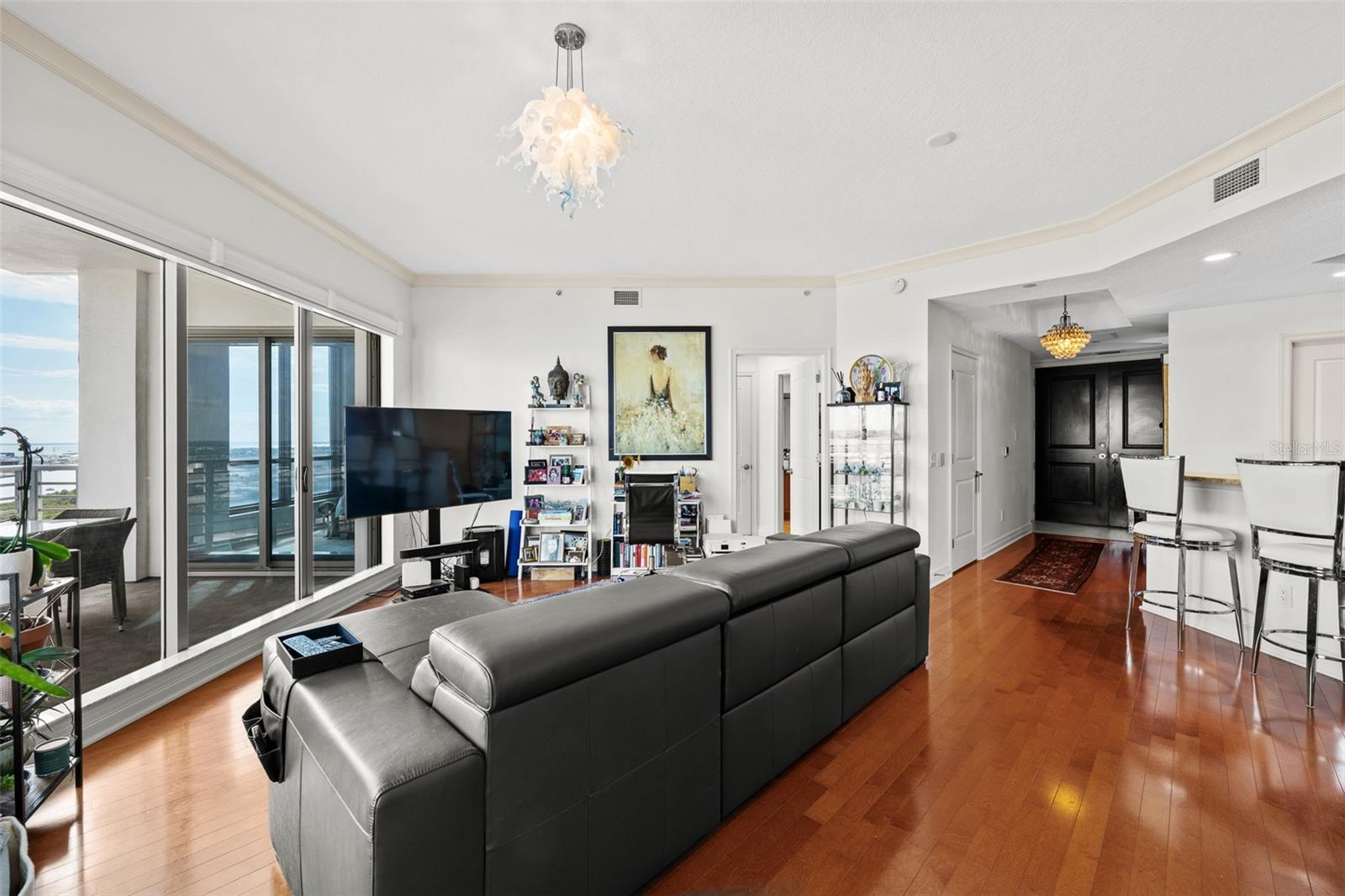 Image 8 of 56 For 1209 Cumberland Avenue 1705