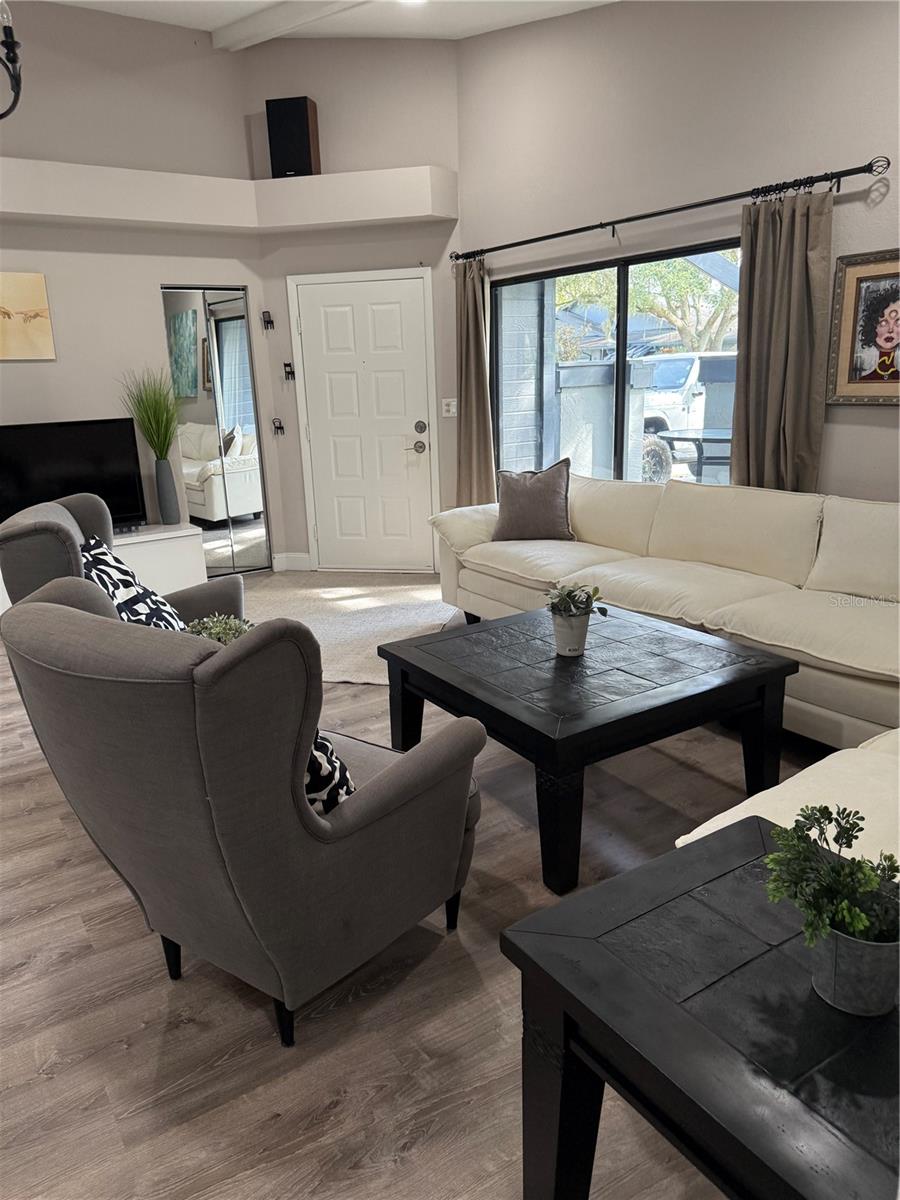 Image 20 of 35 For 35 Pinewinds Boulevard