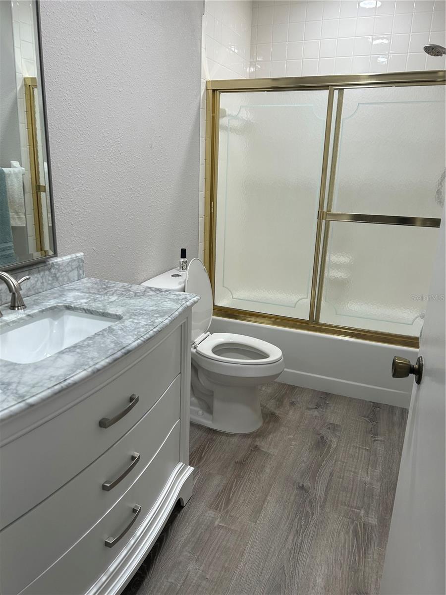 Image 32 of 35 For 35 Pinewinds Boulevard