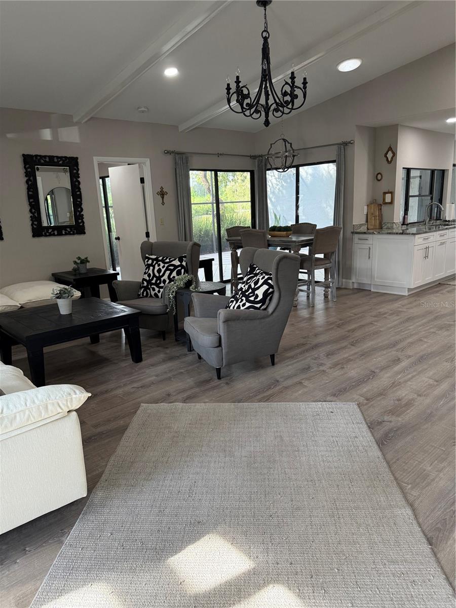 Image 9 of 35 For 35 Pinewinds Boulevard