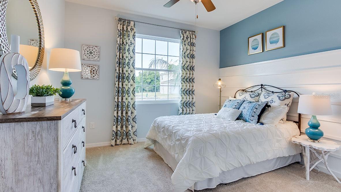 Listing photo id 7 for 3909 Sunny Spring Street