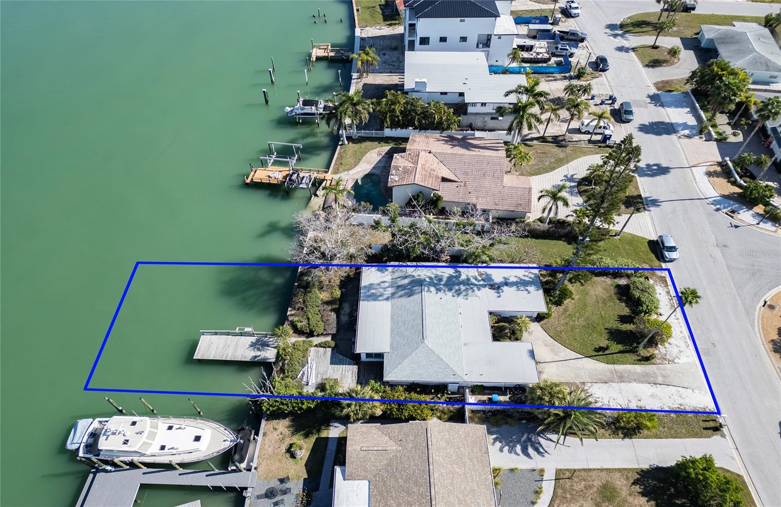 Image 21 of 27 For 10230 Tarpon Drive