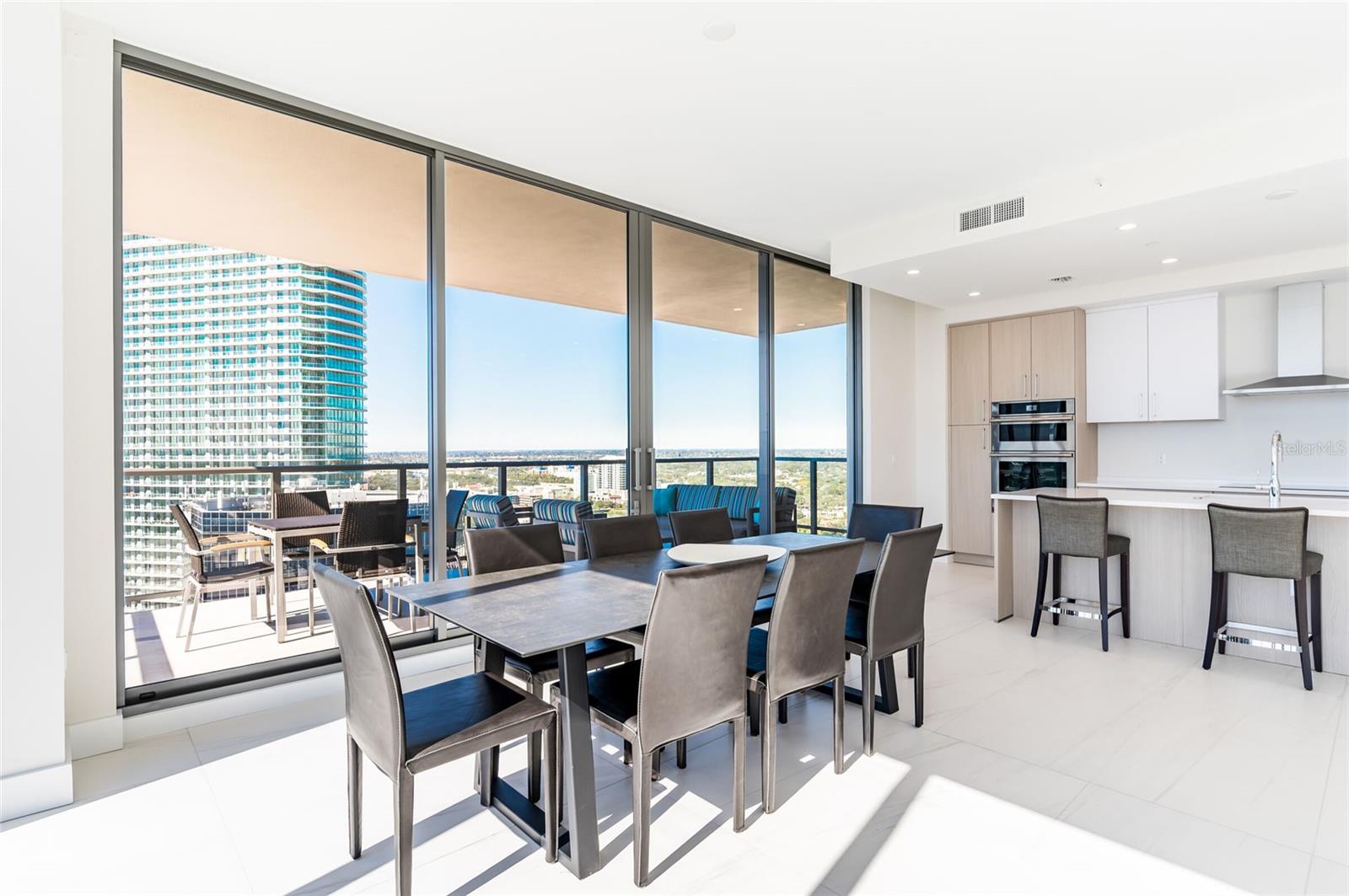 Image 12 of 66 For 275 1st Ave South  2606