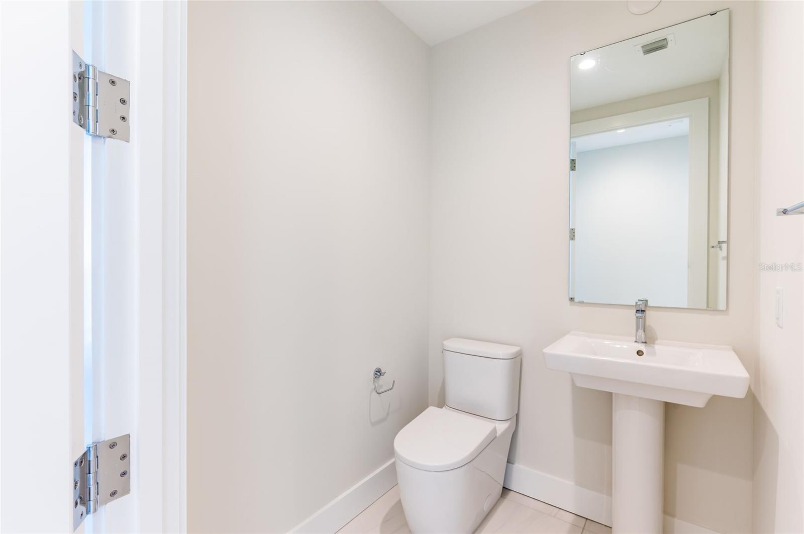 Image 16 of 66 For 275 1st Ave South  2606