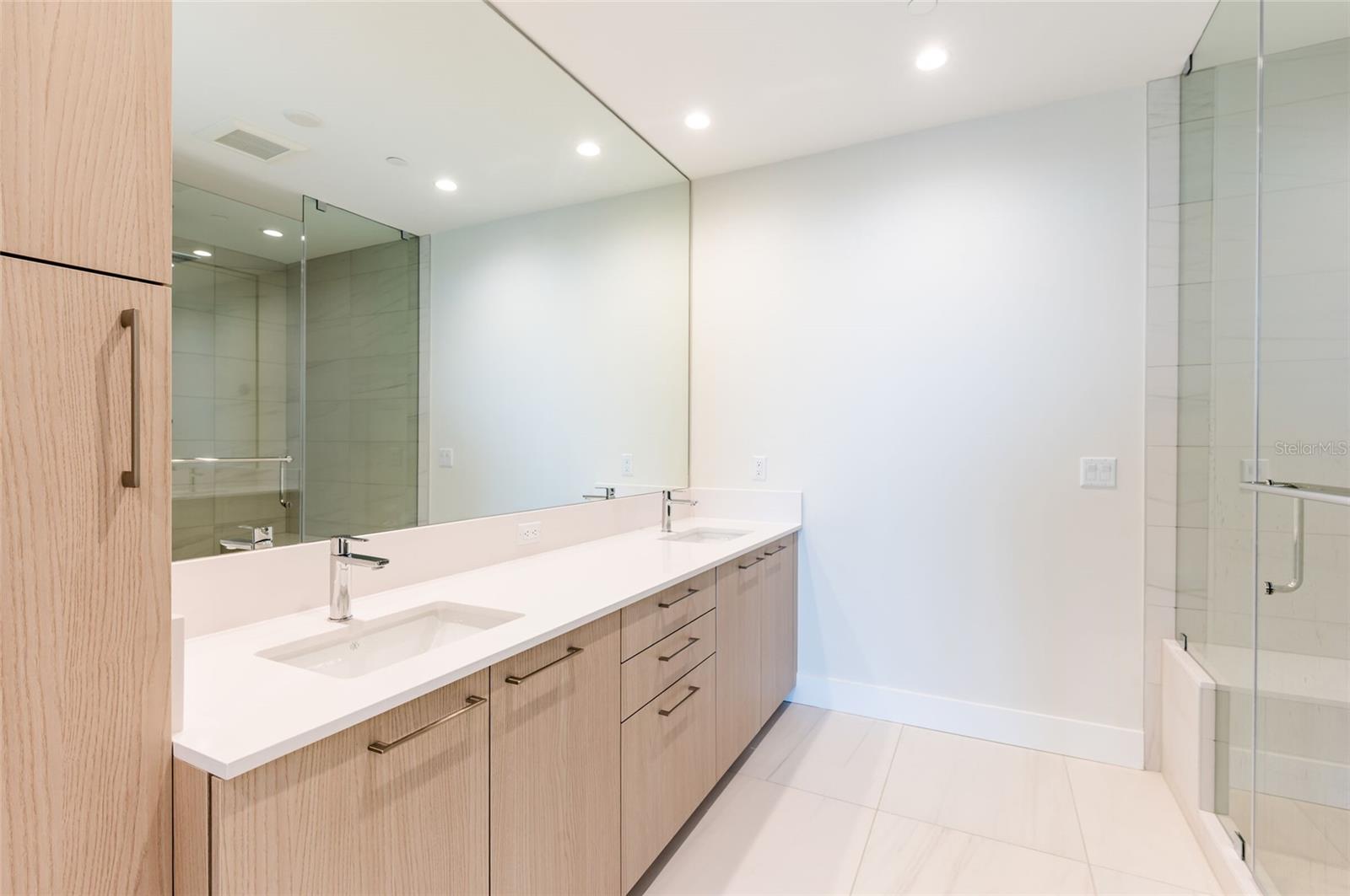 Image 31 of 66 For 275 1st Ave South  2606