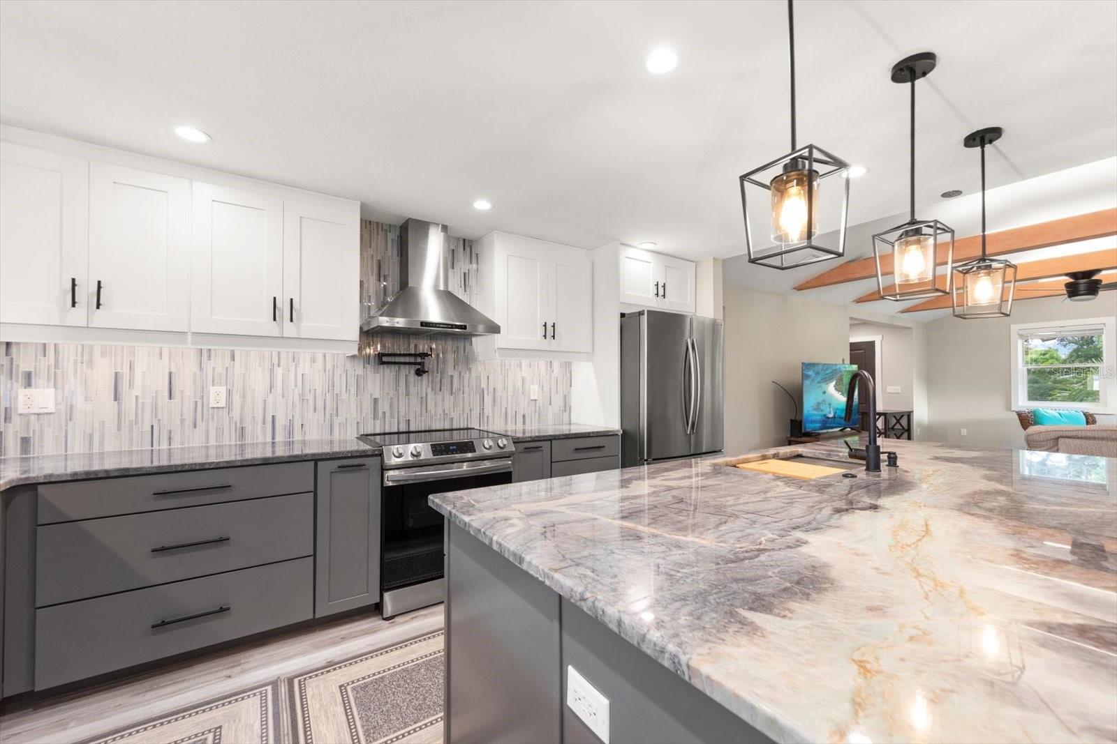 Image 10 of 48 For 623 Pineland Avenue