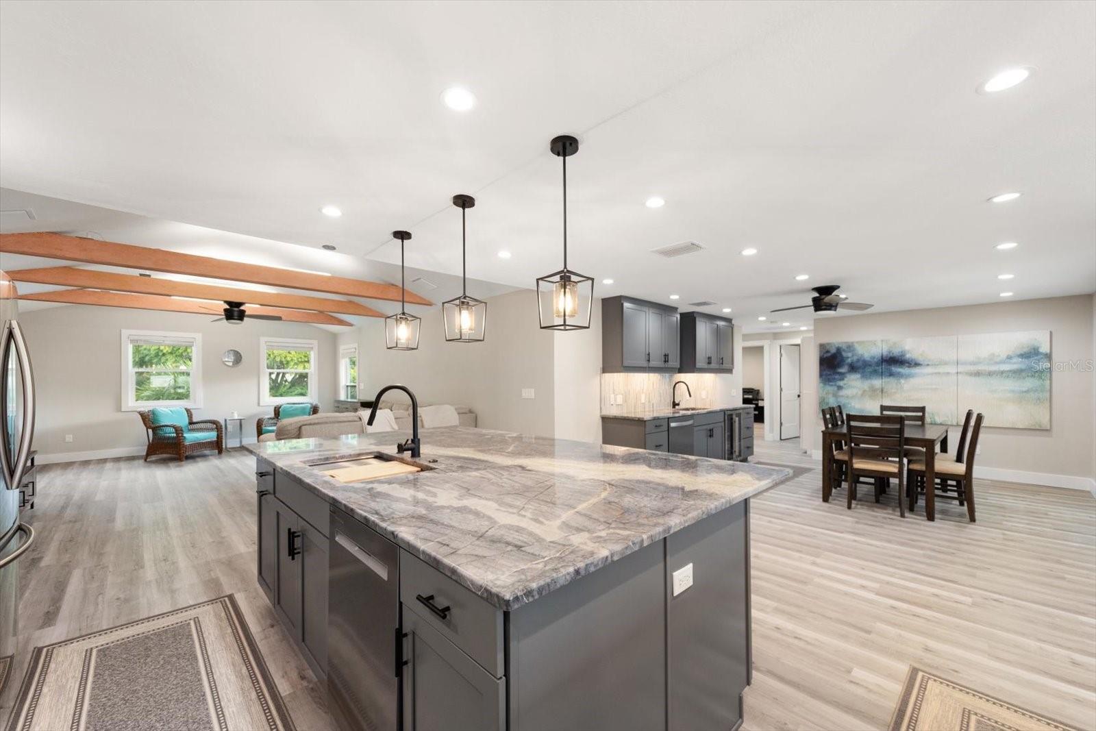 Image 13 of 48 For 623 Pineland Avenue