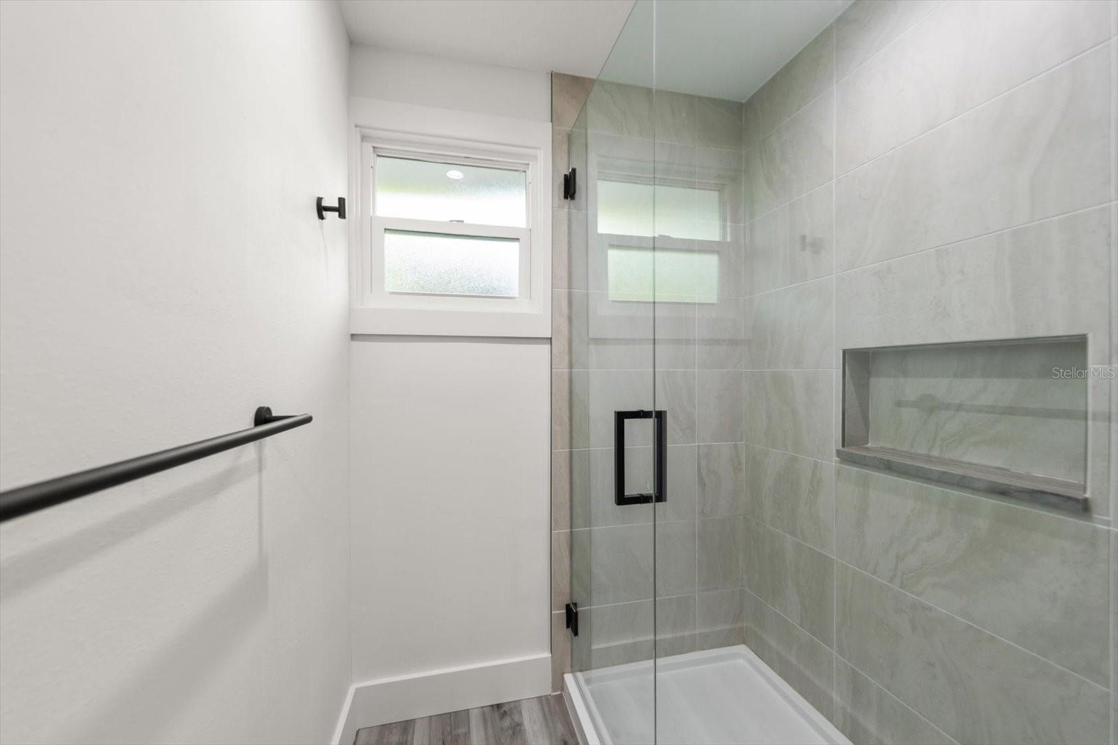 Image 29 of 48 For 623 Pineland Avenue