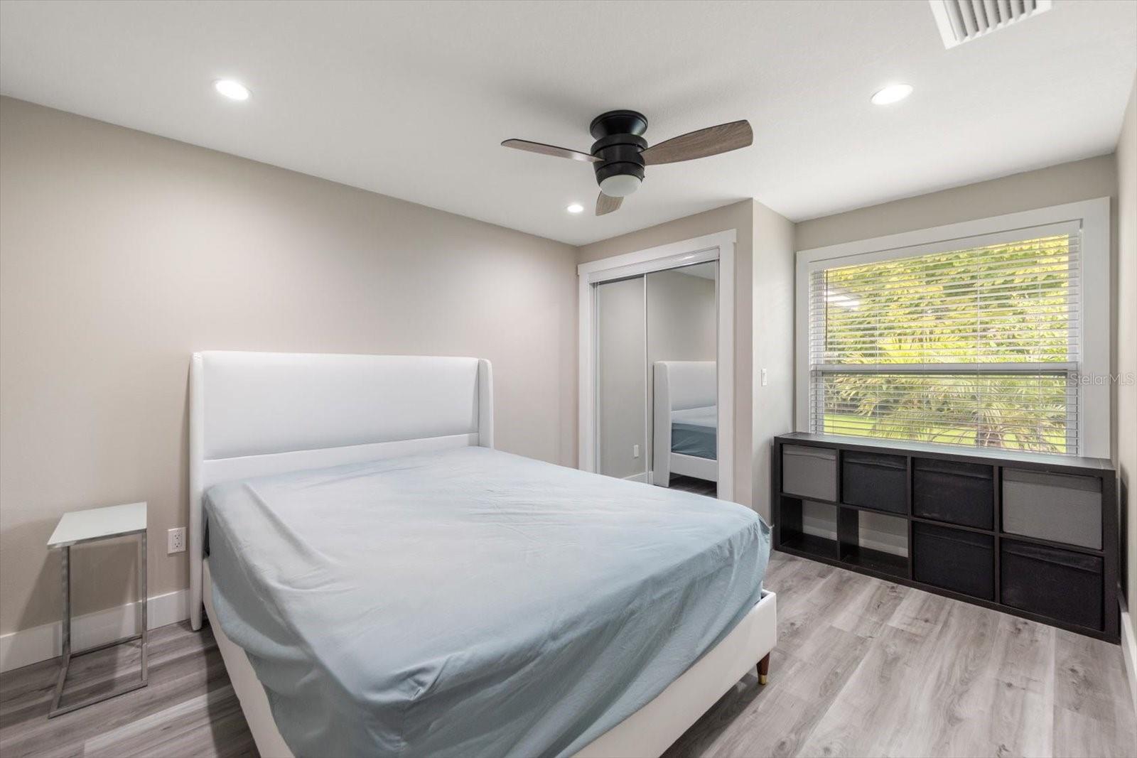 Image 33 of 48 For 623 Pineland Avenue