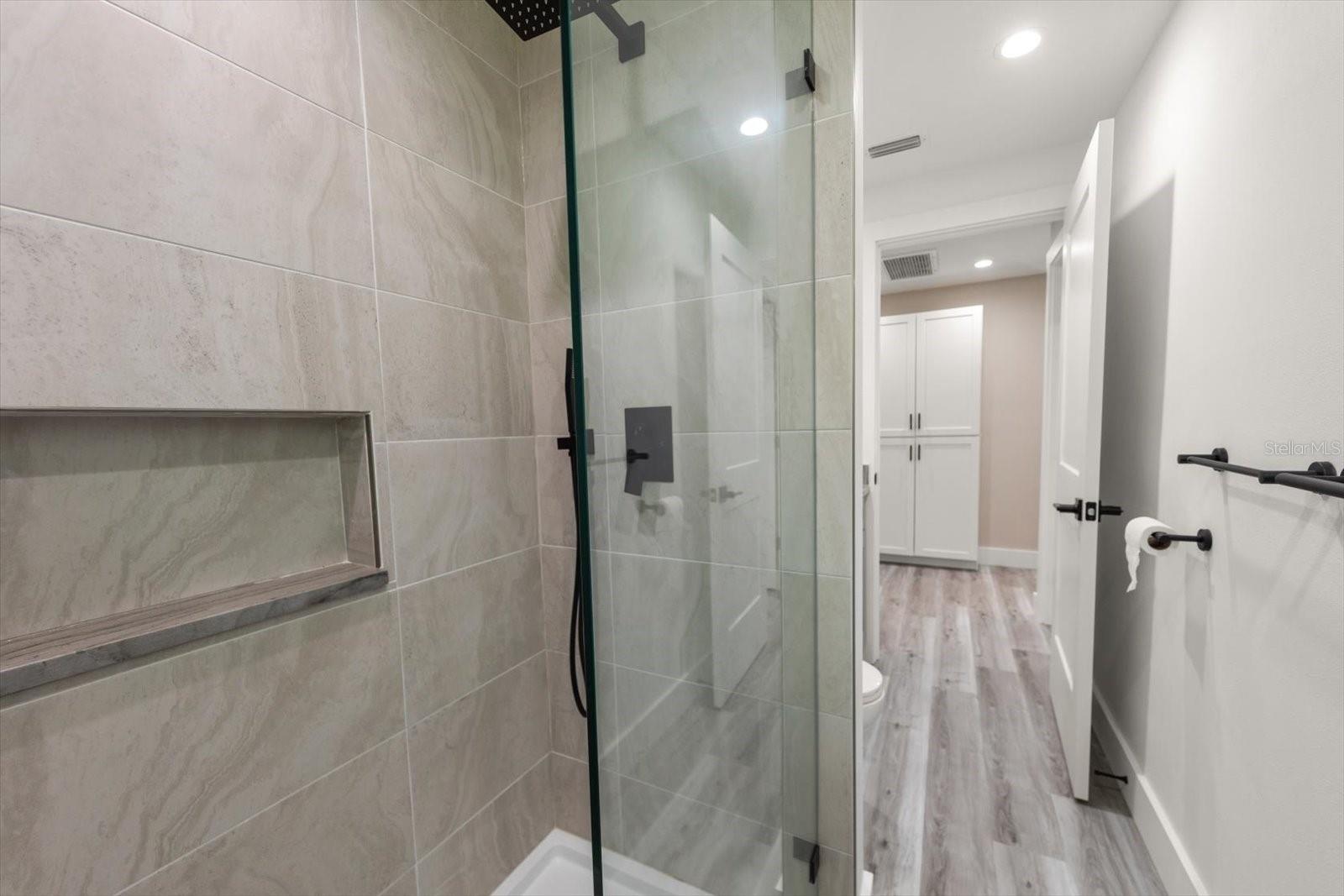 Image 34 of 48 For 623 Pineland Avenue