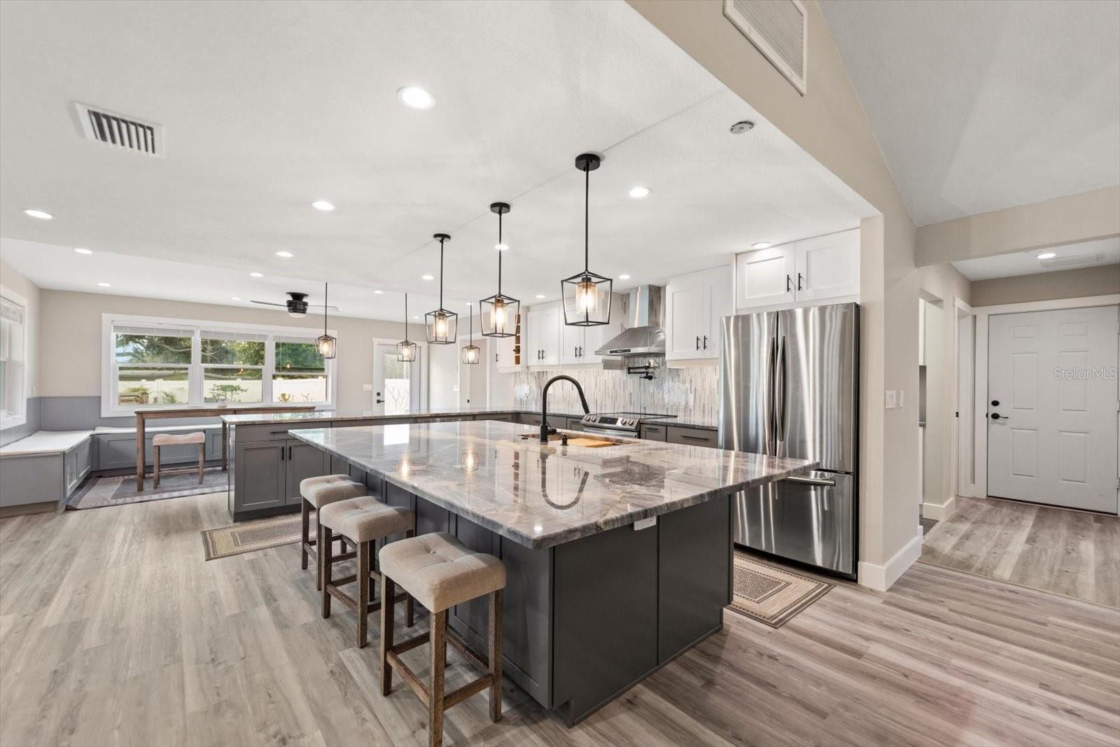 Image 8 of 48 For 623 Pineland Avenue