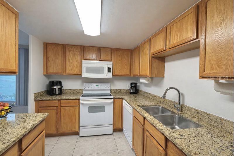 Image 10 of 41 For 880 Mandalay Avenue S702