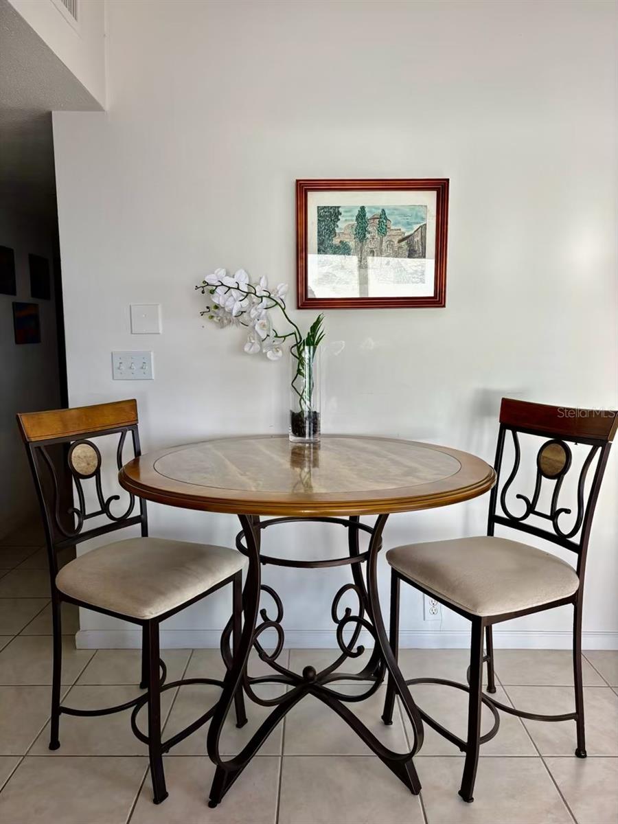 Image 8 of 41 For 880 Mandalay Avenue S702