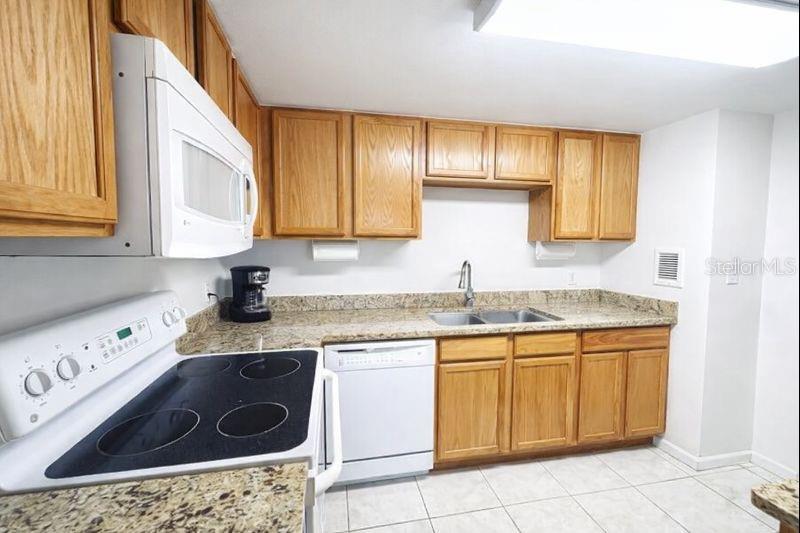 Image 9 of 41 For 880 Mandalay Avenue S702