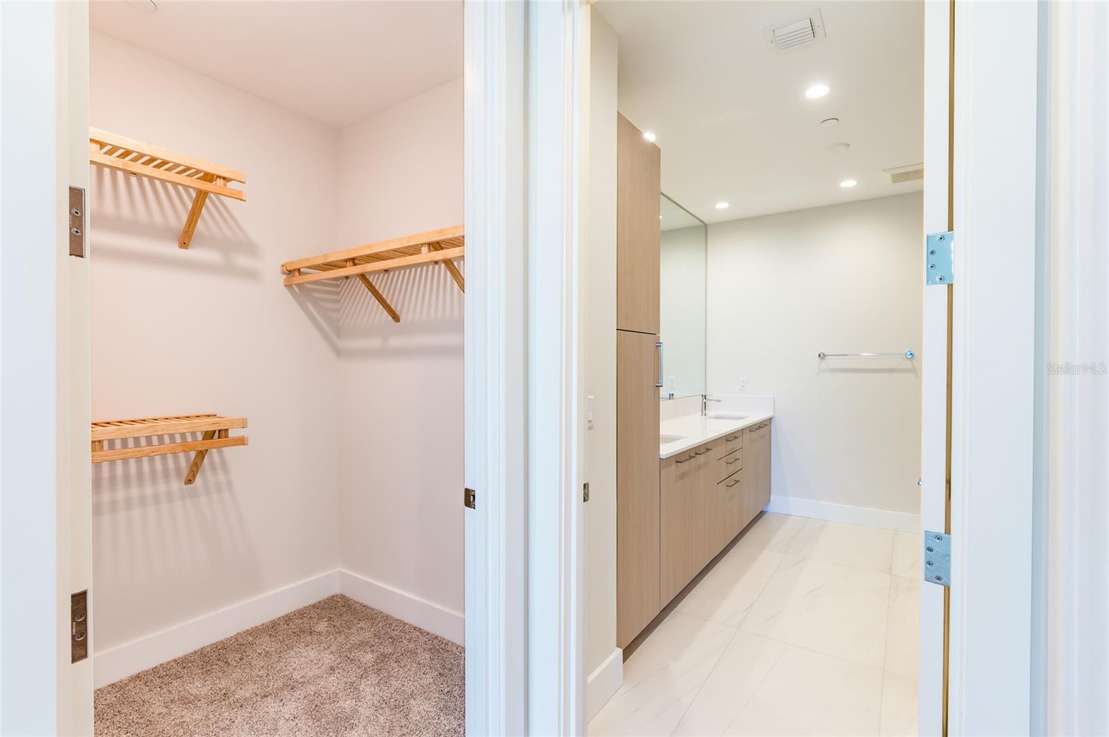 Listing photo id 24 for 275 1st Avenue South  2208