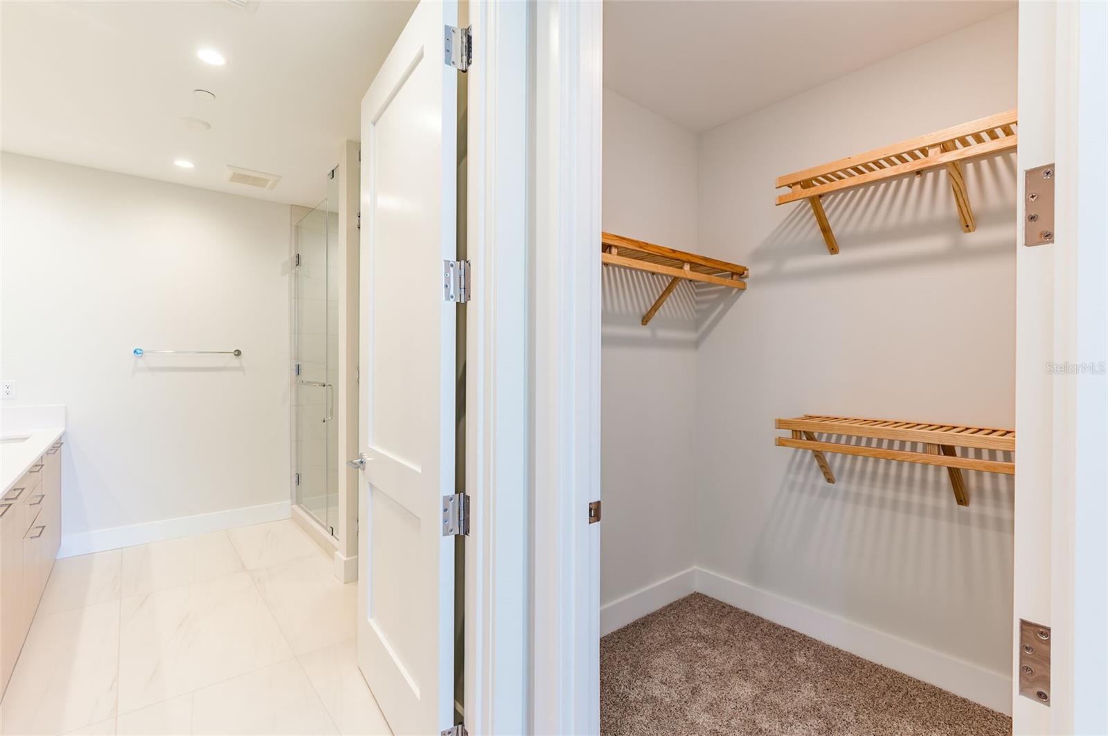 Listing photo id 25 for 275 1st Avenue South  2208