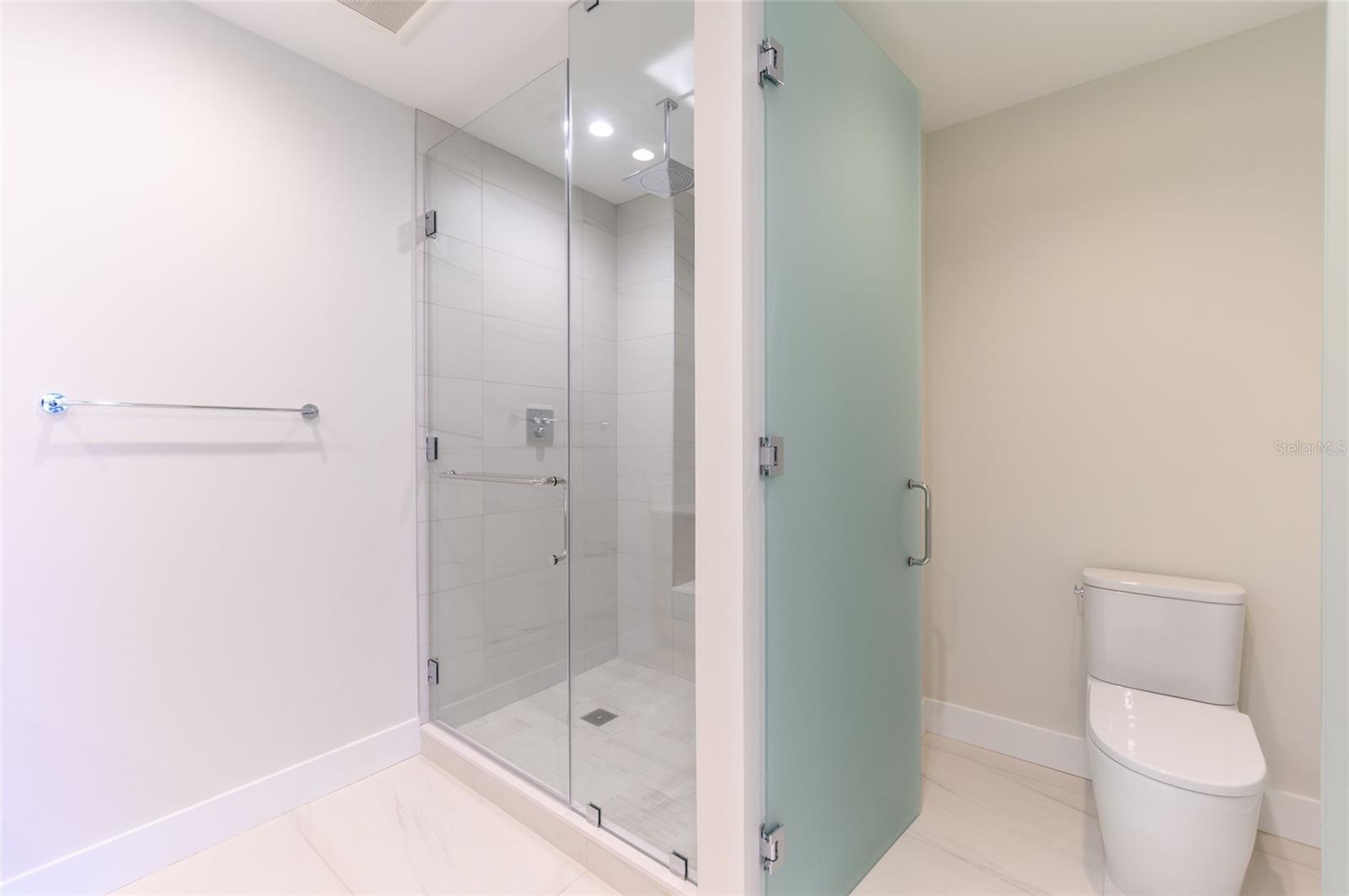 Listing photo id 28 for 275 1st Avenue South  2208