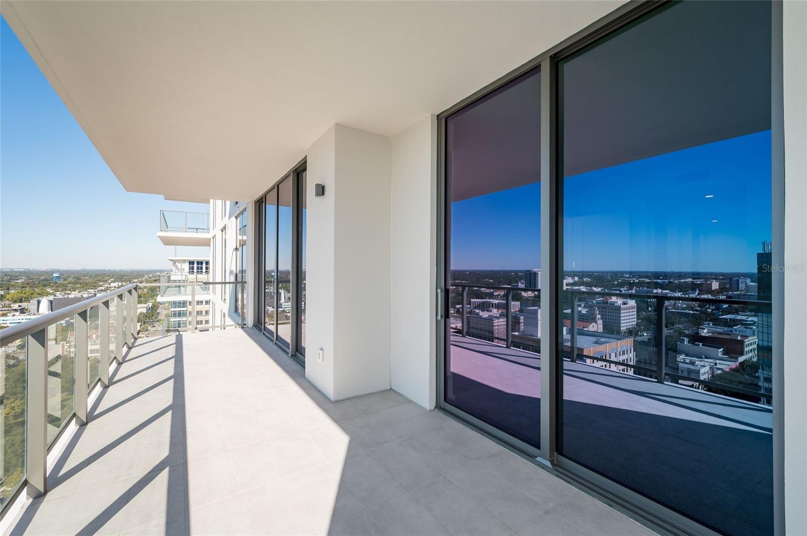 Listing photo id 31 for 275 1st Avenue South  2208