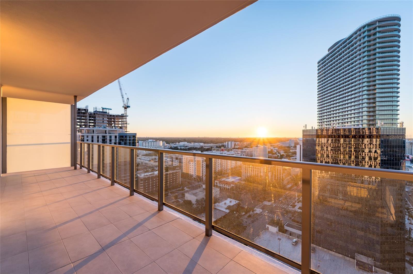 Listing photo id 36 for 275 1st Avenue South  2208