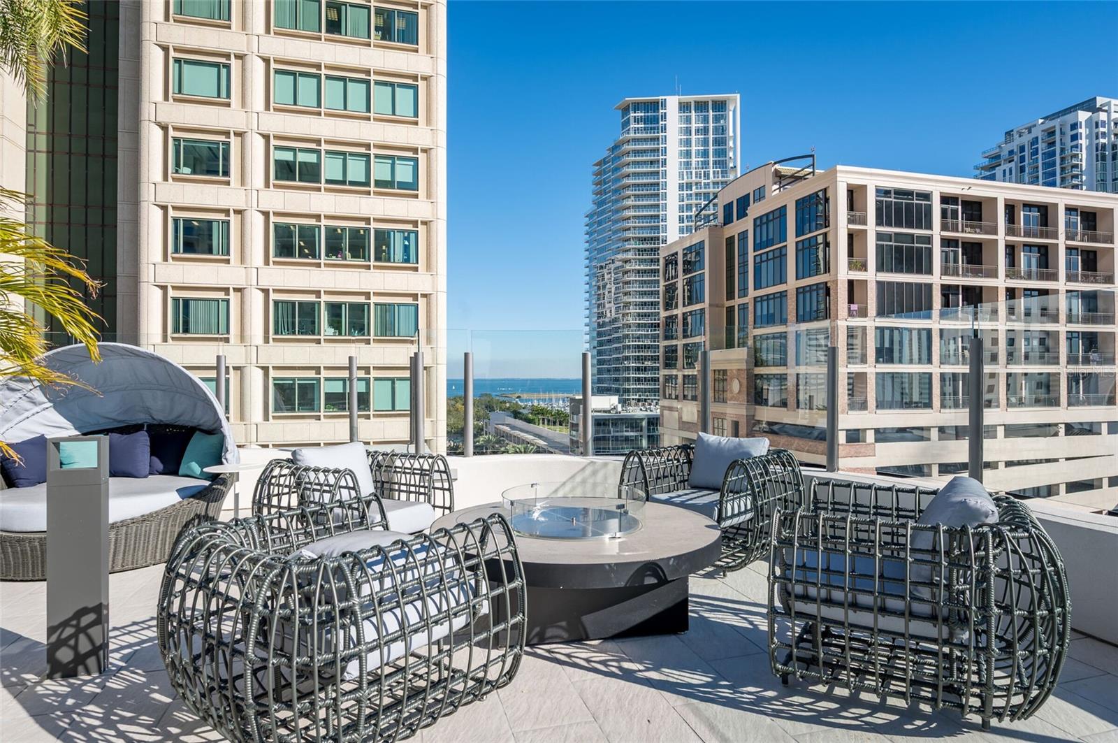 Listing photo id 58 for 275 1st Avenue South  2208