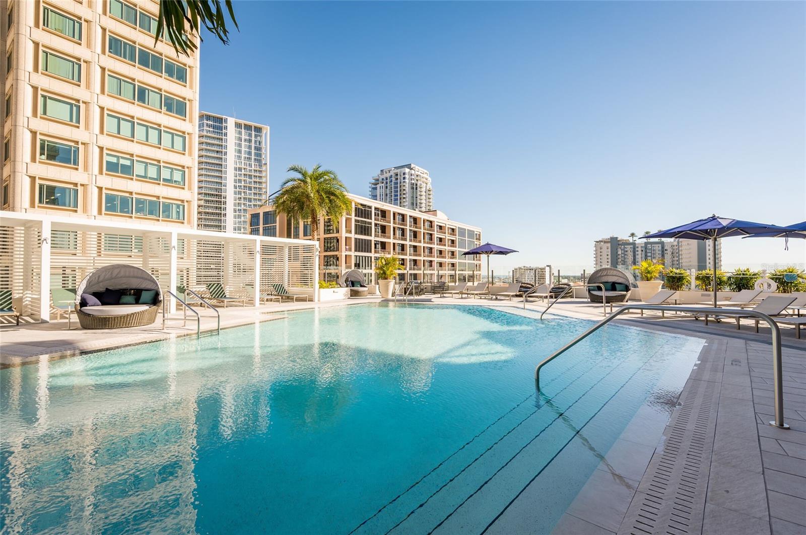 Listing photo id 61 for 275 1st Avenue South  2208