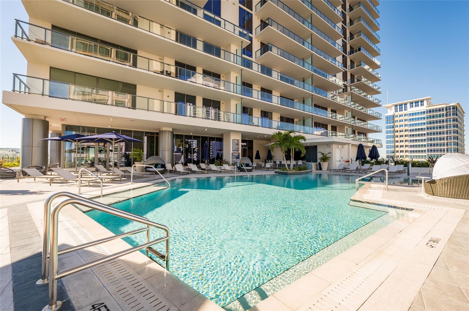 Listing photo id 62 for 275 1st Avenue South  2208