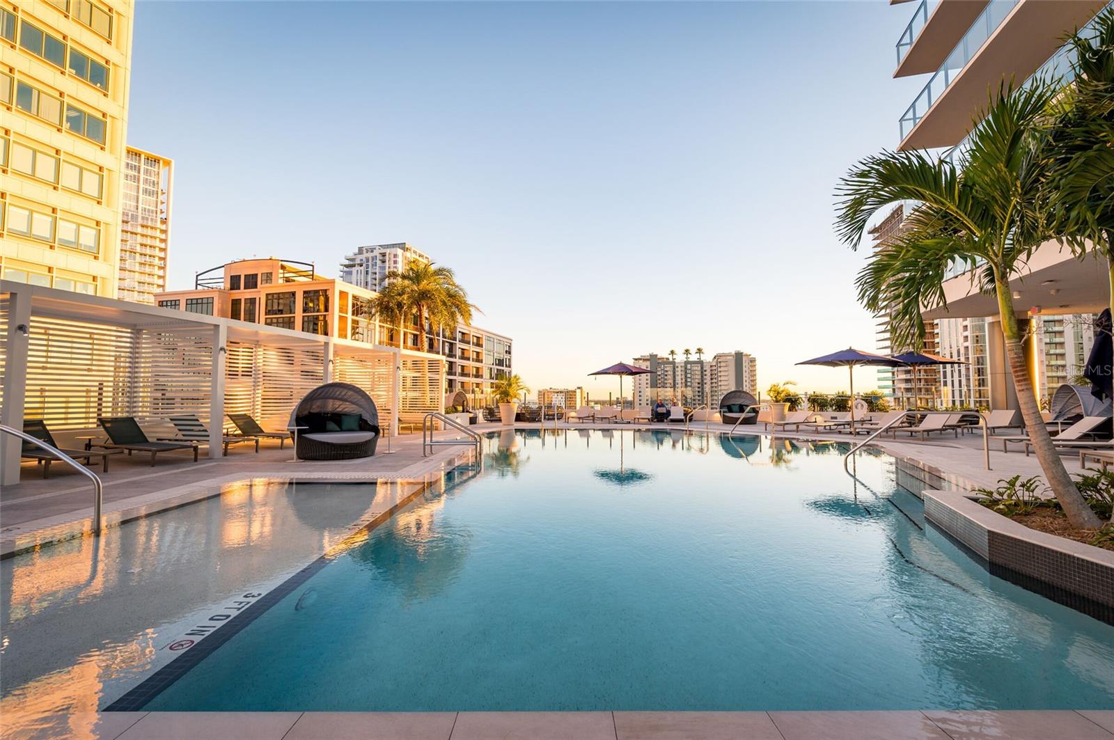 Listing photo id 63 for 275 1st Avenue South  2208