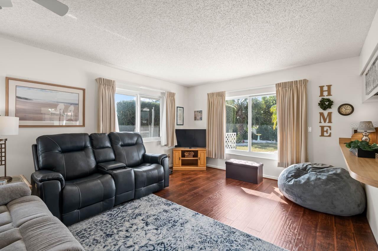 Image 16 of 47 For 703 Westmont Way