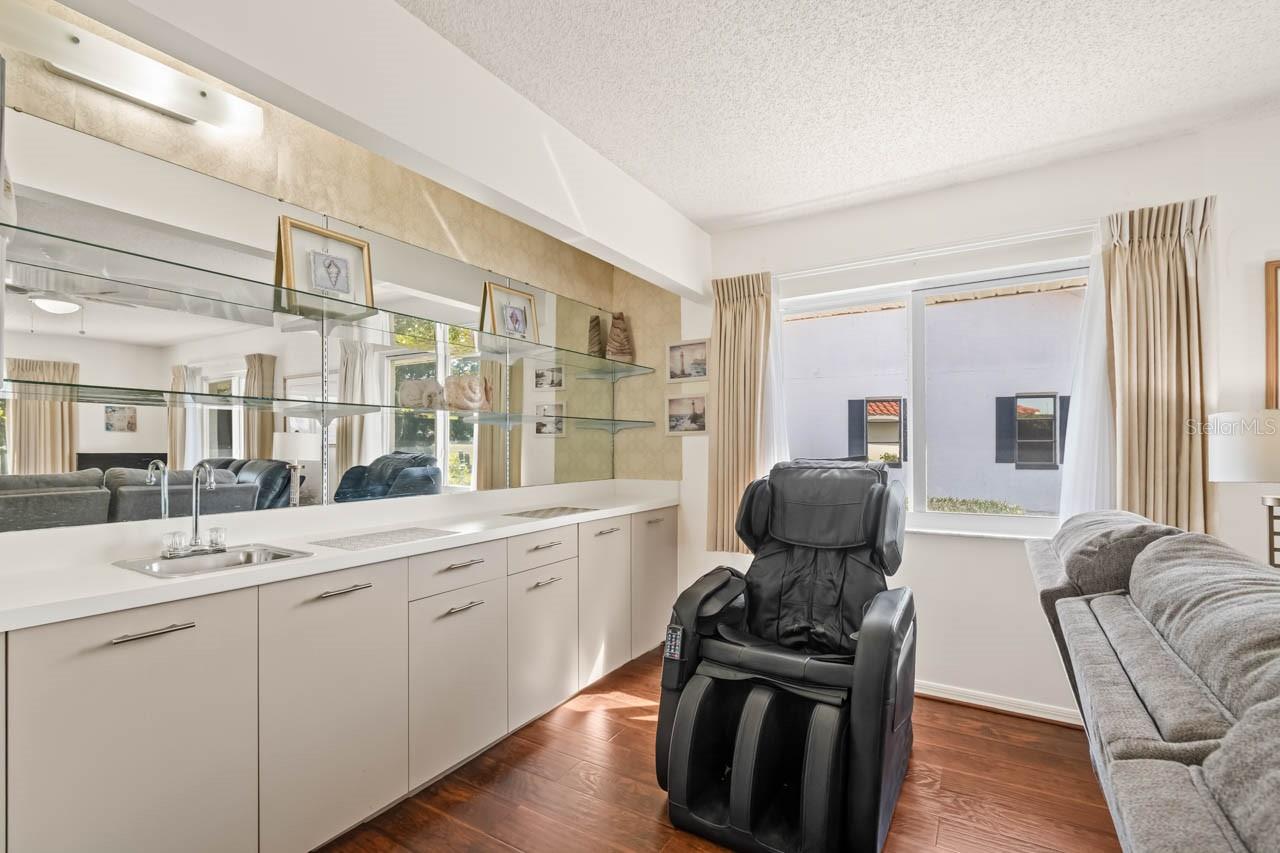 Image 17 of 47 For 703 Westmont Way