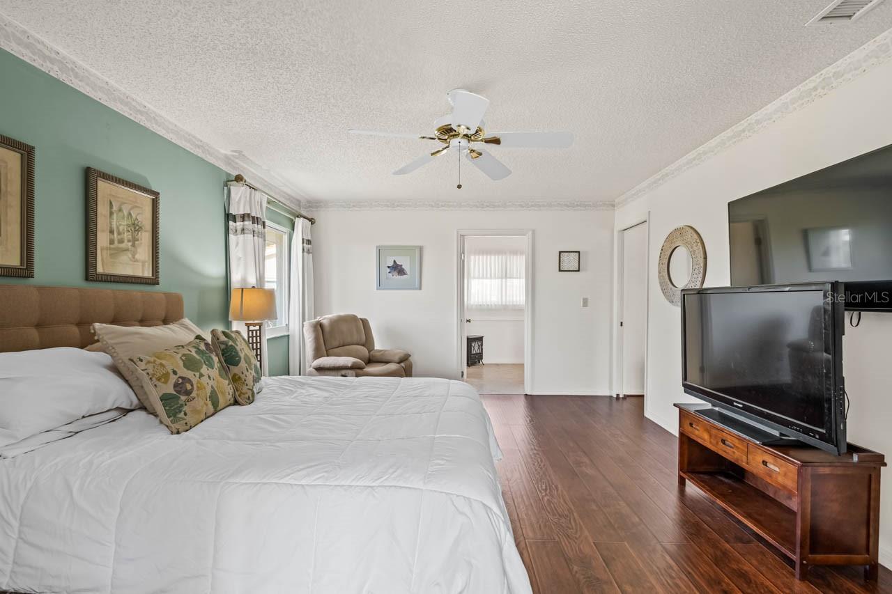 Image 21 of 47 For 703 Westmont Way