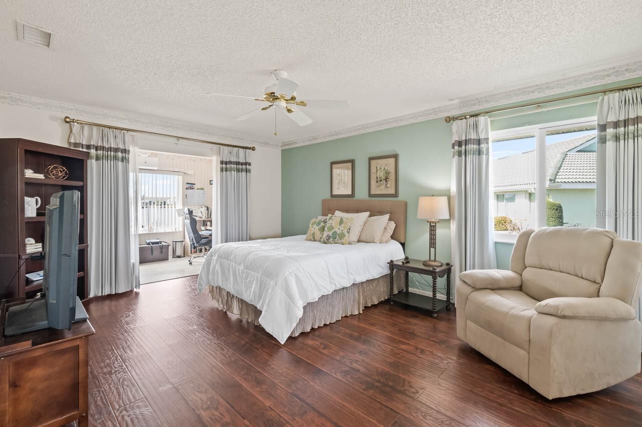 Image 22 of 47 For 703 Westmont Way