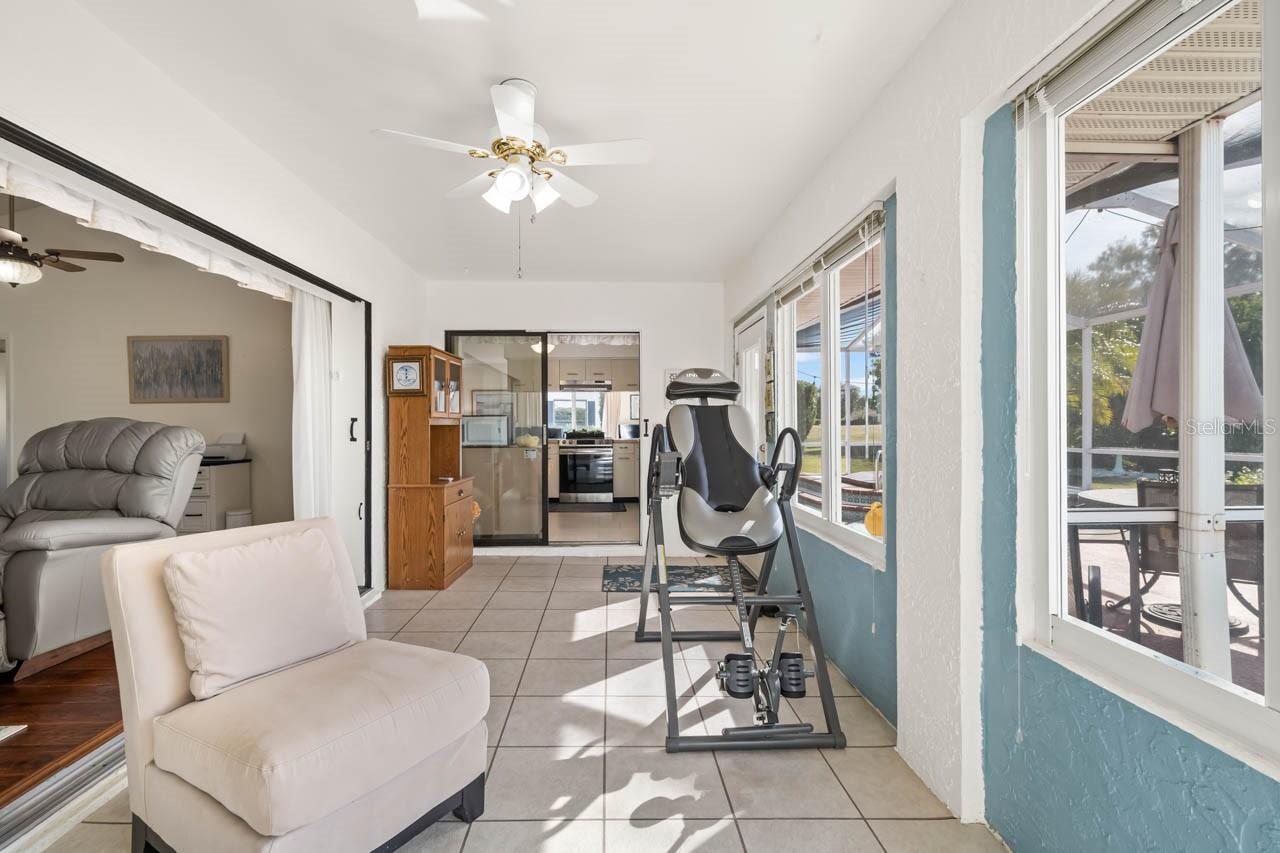 Image 8 of 47 For 703 Westmont Way