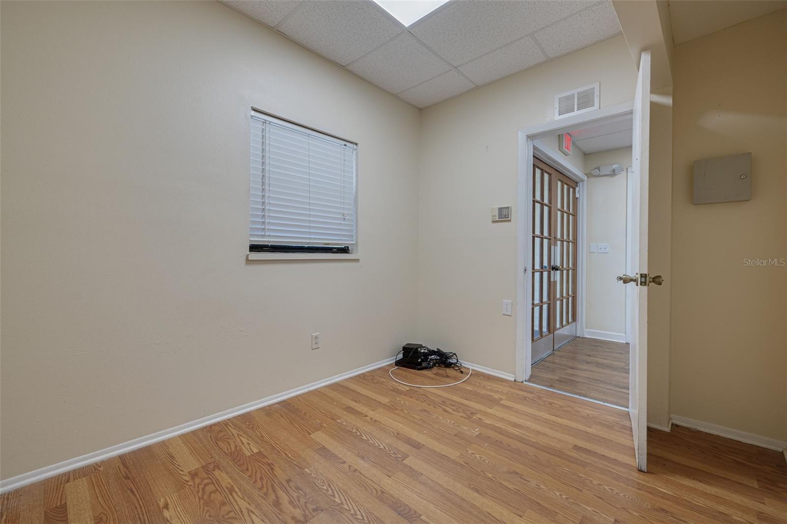 Listing photo id 18 for 220 Scotland Street