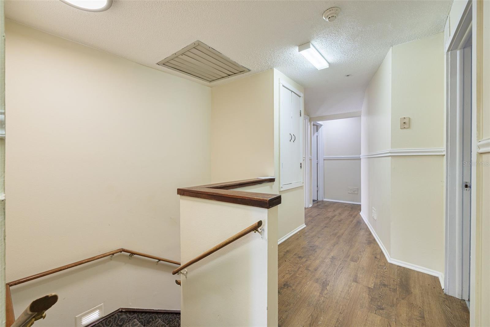 Listing photo id 23 for 220 Scotland Street