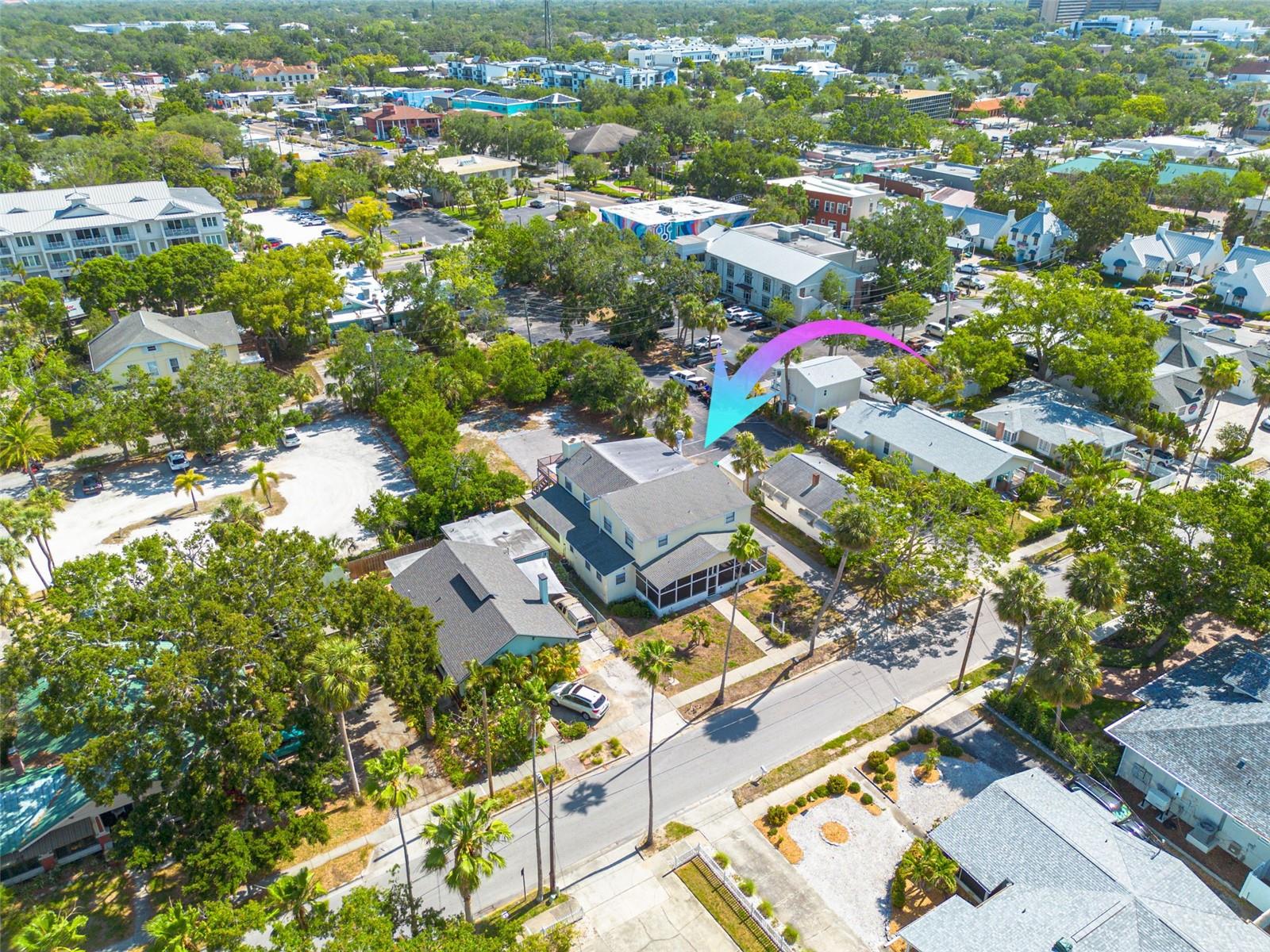 Listing photo id 1 for 220 Scotland Street