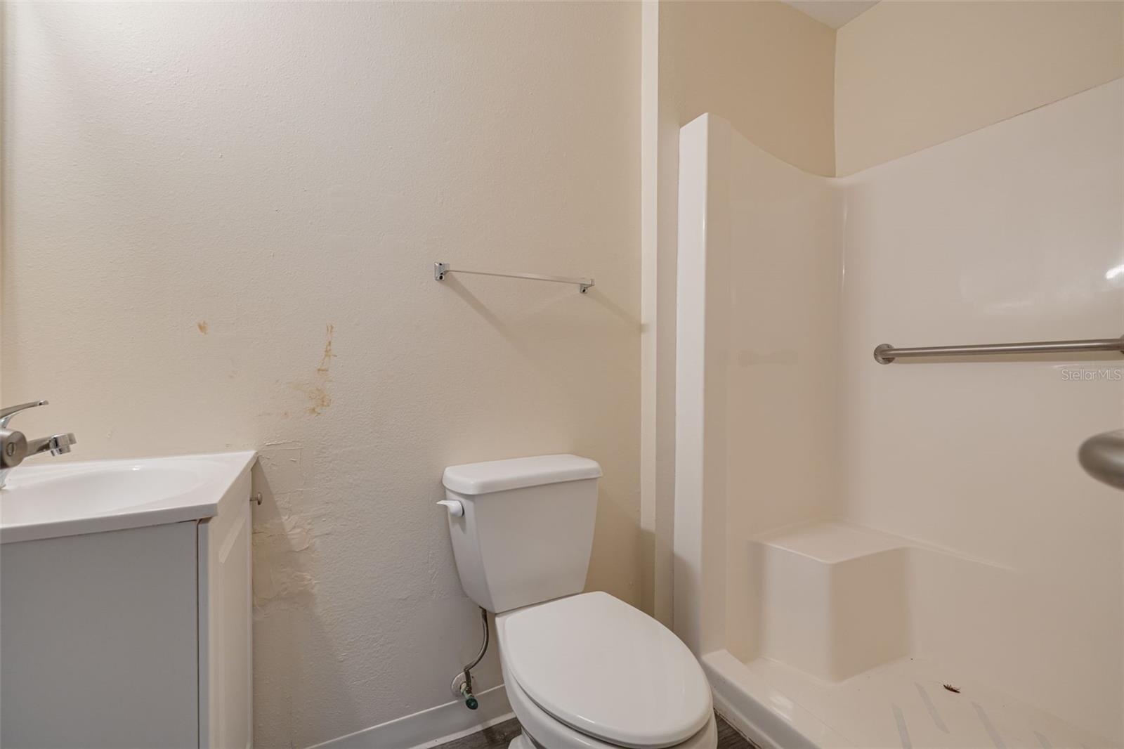 Listing photo id 29 for 220 Scotland Street