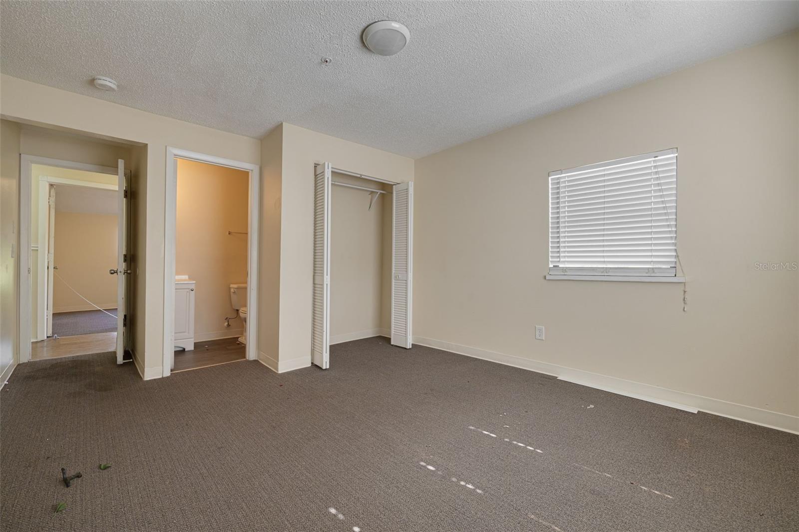 Listing photo id 33 for 220 Scotland Street