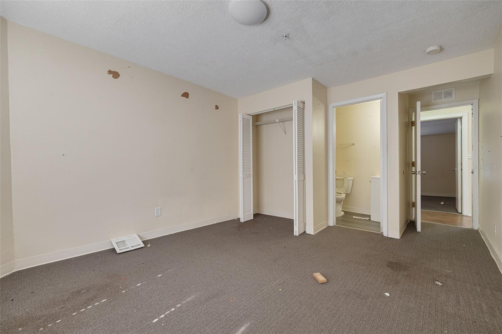 Listing photo id 34 for 220 Scotland Street