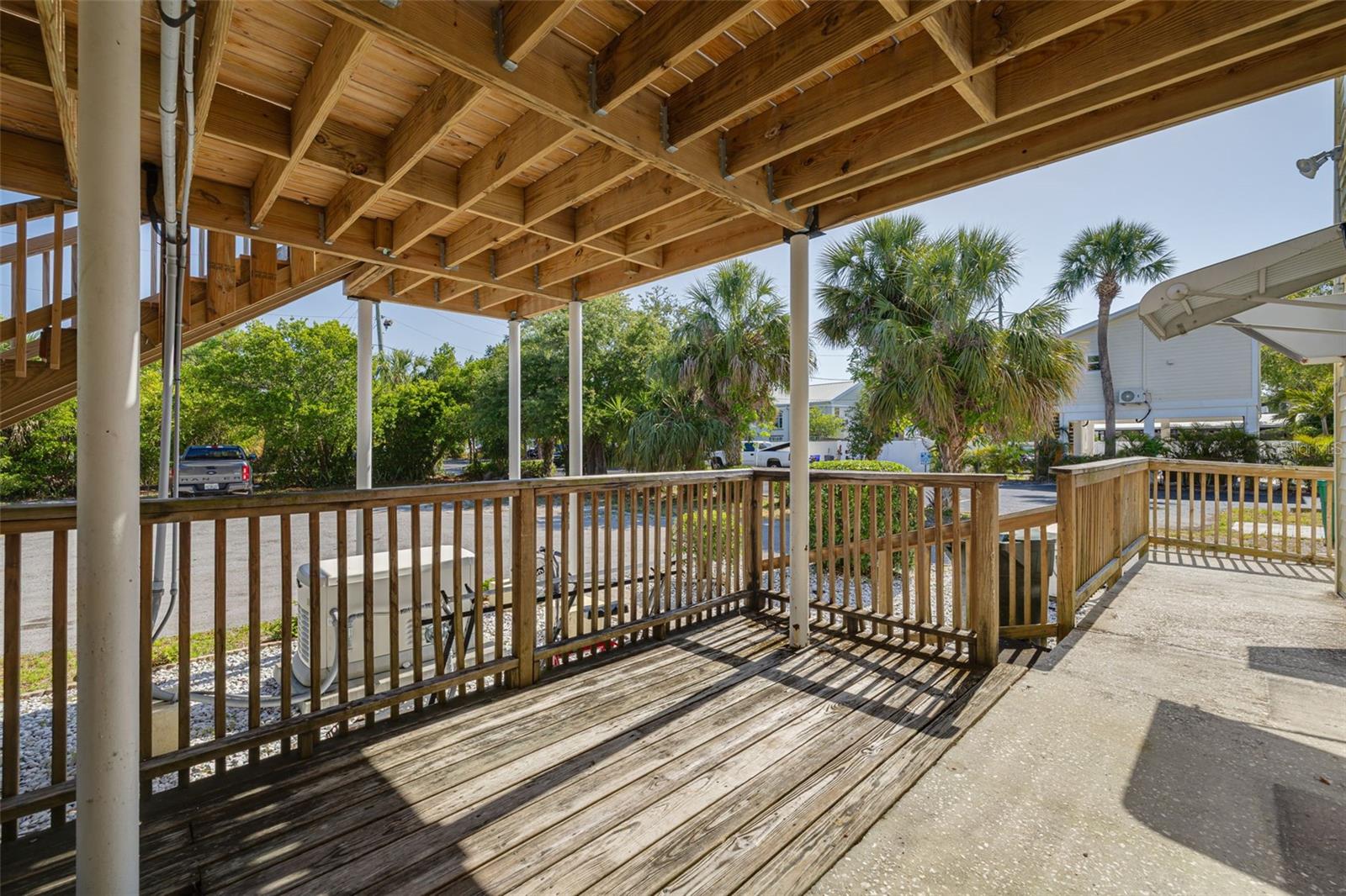 Listing photo id 37 for 220 Scotland Street