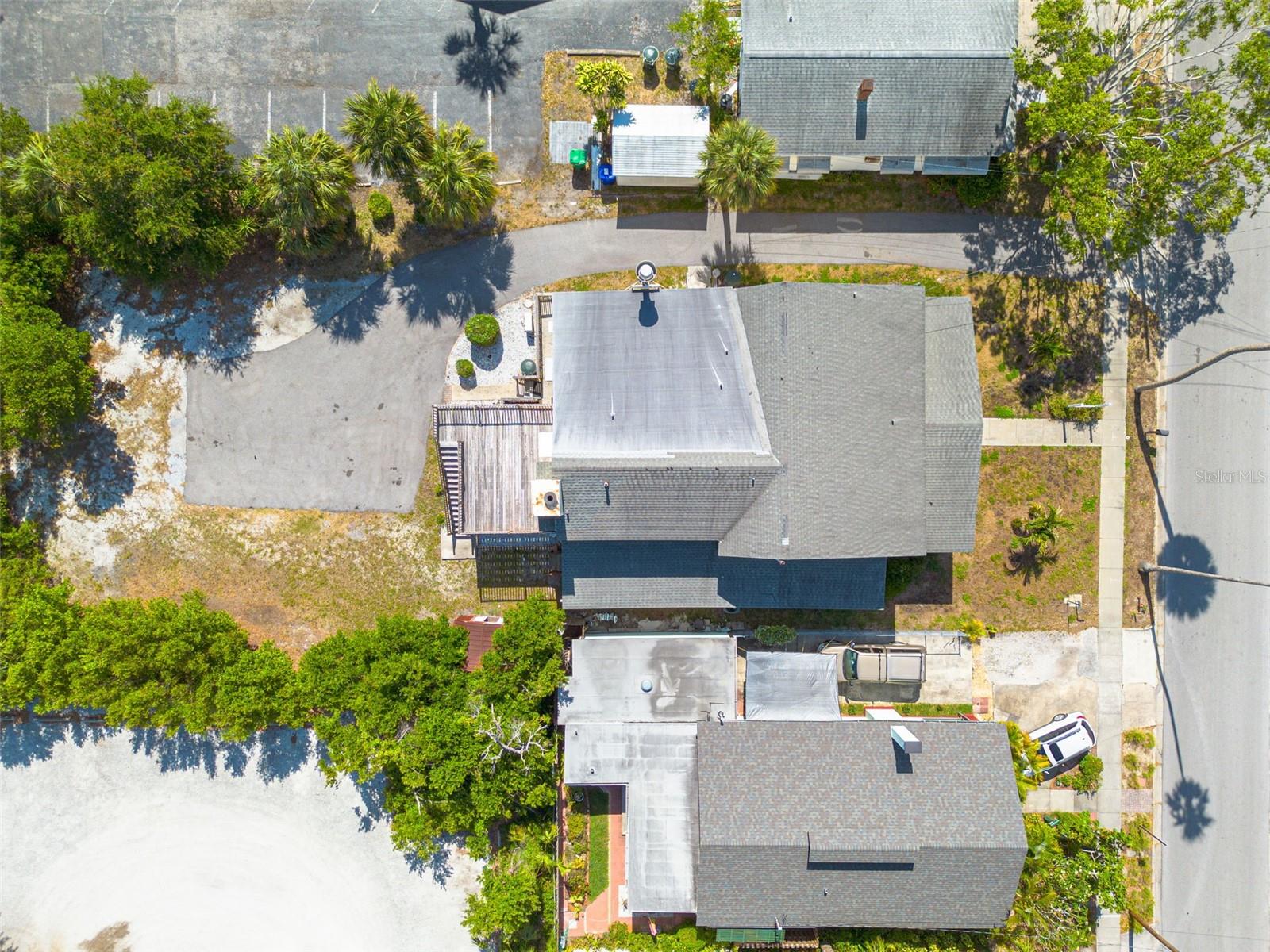 Listing photo id 40 for 220 Scotland Street