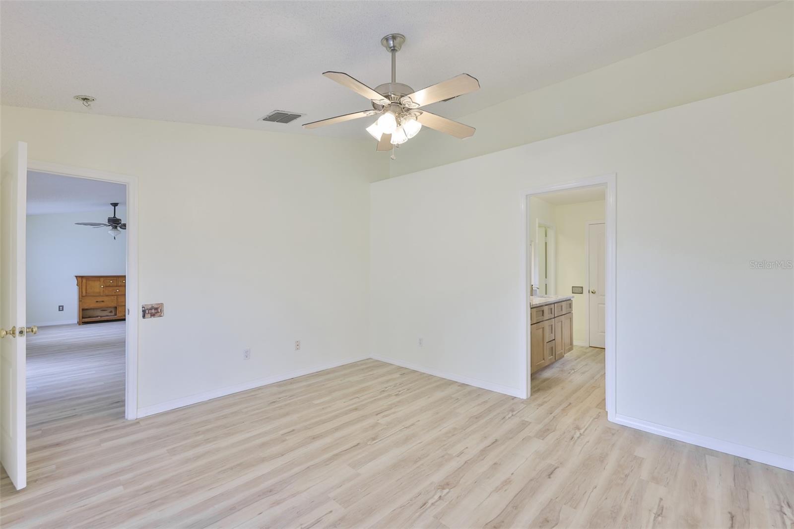 Image 12 of 34 For 219 Island Water Way