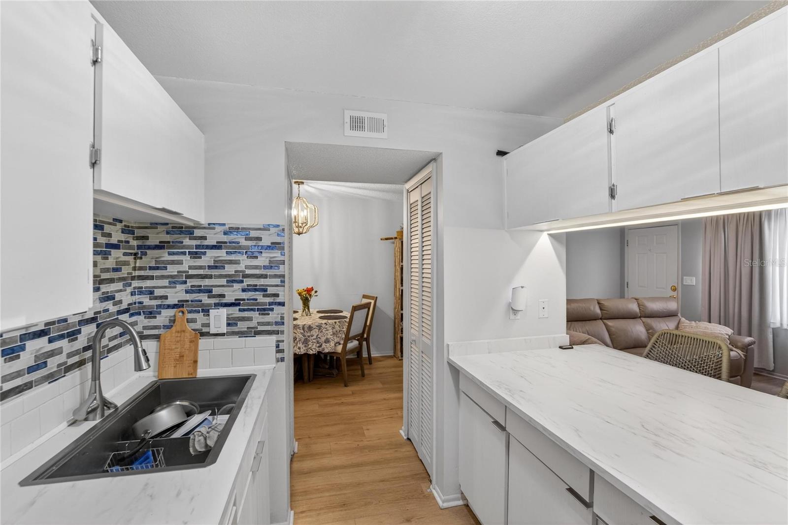 Listing photo id 9 for 11920 Dietz Drive 11920