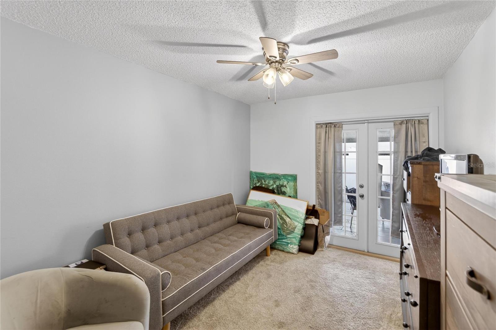 Listing photo id 13 for 11920 Dietz Drive 11920